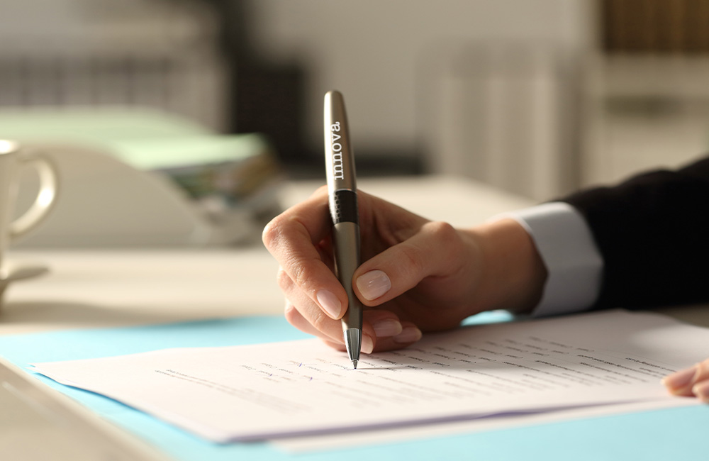 woman wearing a black hat